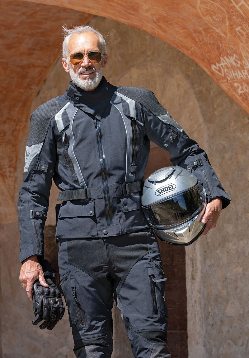 Stadler Supervent suit with Shoei GT Air-2 helmet